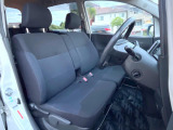 運転席シート廻りは使用感も少なく、良好な状態となっています。前オーナー様が丁寧に使っていたことがよくわかりますね。