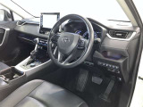 見通しのよいすっきりとした視界で、誰でも運転しやすいです。運転のしやすさは疲れにくさにも繋がりますよ♪