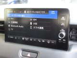 ナビゲーションはホンダコネクトディスプレイを装着しております。AM、FM、Bluetooth、フルセグTVがご使用いただけます。初めて訪れた場所でも道に迷わず安心ですね!