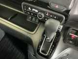 発進時から滑らかに加速する無段階変速のCVTはストップ&ゴーの多い街の中も快適です