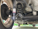 お車を安心してお乗りいただく為には、足回りの定期点検が欠かせません。サービスサポート(有償保証)では無料点検もご提供しており、安心のカーライフをお過ごしいただけるサポート体制が整っています。