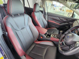 ゆったり座れて、長時間の運転も疲れにくいフロントシート!ホールド性も良く運転に集中できるシートです!!また、電動パワーシートですので着座位置も正確に合わせることが出来ます!!