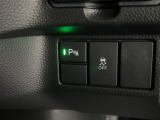 障害物センサーとVSAを装備しております。VSAは車両挙動安定化制御システムでクルマの横滑り、曲がるを制御し、走る・曲がる・止まるの全領域で安定性を確保するためのシステムです