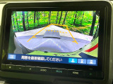 【バックカメラ】駐車時に後方がリアルタイム映像で確認できます。大型商業施設や立体駐車場での駐車時や、夜間のバック時に大活躍!運転スキルに関わらず、今や必須となった装備のひとつです!