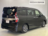 セレナ e-POWERは、100%モータードライブだから、車内はとても静か!楽しいおしゃべりがいつまでも続きます♪