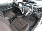 シンプルで使いやすいデザインの運転席です。