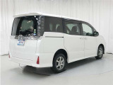 バックカメラ付きなので後方を確認しながら安心して駐車することができます。