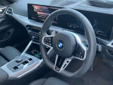 ステアリングに配置しているスイッチで、オーディオのボリュームやラジオの選局が出来ます。ハンドルを離すことなく、快適にオーディオを操作できます。
