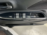 運転席のパワーウインドウ等操作部