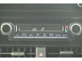 お好きな温度に設定すれば自動的に温度を調節、車内を快適空間に仕上げてくれます。