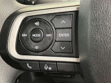 【ステアリングスイッチ付ハンドル】ナビゲーションに視線を移さず、ハンドルから手を離さず、運転に集中したまま手元でオーディオ操作できます♪