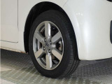 認定中古車では、厳しいHonda認定基準をクリアした厳選されたHonda認定中古車のみ、取り扱っております。「ご購入前の安心」「納車後の信頼」を車両と一緒に提供しております。