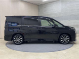 「中古車ハイブリッド保証」付き。ハイブリット機構を無償で保証します。保証期間は初度登録年月から10年目まで、または3年間の長い方。但し累計走行距離が20万km以内。