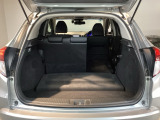 軽い力でサッと倒せるシートアレンジ。急に荷物が増えても、その場でサクッとスペースを広げられます。毎日の『困った』を『助かった』に変える工夫が満載です。