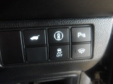 パーキングセンサーや横滑りを防ぐVSA等のスイッチ類は運転席の右側、手の届きやすい位置にあります。