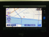 ナビゲーションはフルセグTV対応のGathers純正メモリーナビを搭載しています。Bluetoothオーディオ機能がありますので、スマートフォンなどの音楽も再生できます。
