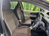運転席シート廻りは使用感も少なく、良好な状態となっています。前オーナー様が丁寧に使っていたことがよくわかりますね。