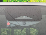 【インテリジェントエマージェンシーブレーキ】フロントカメラで前方の車両や歩行者を検知。衝突しそうな時は衝突被害軽減ブレーキが作動、衝突回避をサポート。より安全にドライブをお楽しみいただけます。