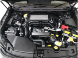 スバルと言えば水平対向エンジン。車体の低い位置に搭載されているので、万一の衝突時には、エンジンルームの下へ潜り込み、室内の乗員の被害軽減に貢献致します。