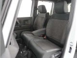 ◆視界広々で非常に運転しやすくロングドライブでも疲れを感じさせないすっきりとまとまったインパネ周りです。