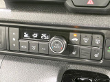 【シートヒーター】寒い日に重宝するシートヒーター!エアコンより早く温まってくれるので寒がりの人も安心ですね♪エアコンの温風は乾燥するから苦手、という方にもをおすすめです。