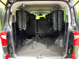 普段のお買い物や通勤、送迎等に十分な荷室スペースを確保しております。セカンドシートを倒すと、大きな荷物の積載も可能です♪