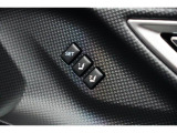 運転席のシートポジションメモリー機能は、登録済みの運転者と交代しても、シートポジションの変更の手間がかかりません。