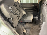 後席をはね上げれば、「もうひとつの荷室」が生まれます。