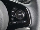 ◆アダプティブクルーズコントロール◆予め設定した車速内でクルマが自動的に加減速。前走車との適切な車間距離を維持しながら追従走行します。【LKAS】車線維持支援システムでステアリング操作を支援。