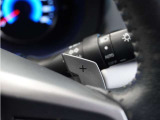 【減速セレクタースイッチ】指先操作だけで減速「減速セレクター」はハンドルの左右に取付された2つのスイッチで減速の強さを調整できます。