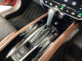 オートマチックシフトレバーは、手になじみ操作しやすい形状で安全運転にもつながります♪