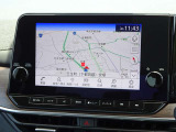【ナビ】メーカーSDナビ付きです。目的地を設定すれば初めての場所でも簡単に行くことができます。もちろん音楽だって聴けちゃいます♪