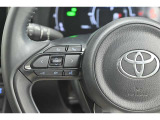 ステアリングスイッチ付き。前方から目を離すことなく操作することが可能です。