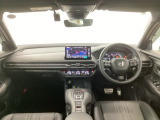【前方視界】開放的な前方視界!運転がしやすく疲れにくいです♪窓が大きく、見通しがとっても良いおクルマですよ♪
