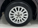 タイヤサイズは195/65R15!納車前の点検時にタイヤ交換させていただきます!純正アルミホイール!