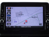 【ナビ】メモリーナビ(MM320D-L)付きです。目的地を設定すれば初めての場所でも簡単に行くことができます。もちろん音楽だって聴けちゃいます♪