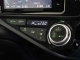 車内を快適に、オートエアコンを装備しています。