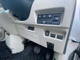 運転席に座りながら両側スライドドアの開閉が出来る♪オートスライドドア開閉スイッチ装備