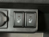 運転席側、助手席側シートヒーターで座席ポカポカ!