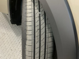 安全に走行するためには空気圧の確認をはじめ溝の深さ、ひび割れの等の点検が必要です。点検時に交換が必要と判断した場合は交換いたします。