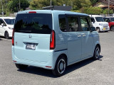 リアはプライバシーガラス付です。見た目もかっこいいですよね。また、太陽光を防ぐので冷房の効きを良くする効果もあるんです。エアコンを控えめにすれば燃費向上も見込めますよ。