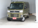オフビートカーキメタリック。もう一歩前へ。背中を押してくれます。