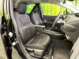 運転席シート廻りは使用感も少なく、良好な状態となっています。前オーナー様が丁寧に使っていたことがよくわかりますね。