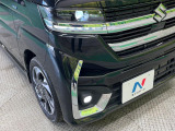 【LEDヘッドライト】悪天候や夜間走行時も良好な視界を確保し安心して運転できる高輝度LEDヘッドライトを装備!点灯速度が早く、消費電力も抑えられています。