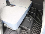 置きラクボックスは、ついたてを上げて高さのある荷物を固定できるバスケットモードの機能が片手でセッティング可能になり、操作性が向上されています。