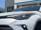 【シーケンシャルターンランプ付きLEDヘッドライト】人気の『流れるウィンカー』付きのLEDヘッドライトを装備♪高級感はもちろん、点灯時は存在感たっぷりで他車からも認識されやすく安心です。