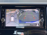 アラウンドビューモニターは4方のカメラで真上から車を見たようにモニターで確認ができる日産の自慢の装備です。是非実際の車で体感してみてください。