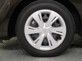 タイヤサイズは 185/60 R15 です。