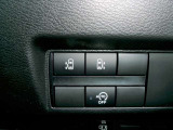 両側電動スライドドア装備です。運転席からボタン操作で開閉できます