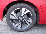 15インチアルミホイール!!格好良くてホイールがあなたの愛車をいっそう輝かせます☆